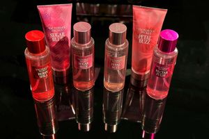 Новая коллекция косметики Berry Haute Fragrance Mist & Lotion by Victoria's Secret в Secret Shop!
